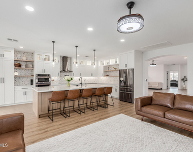 6404 W Black Hill Road - Photo Thumbnail 8