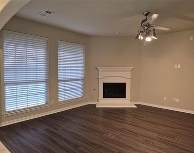 504 Eastland Drive - Photo Thumbnail 10