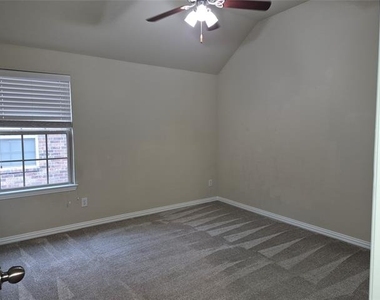 504 Eastland Drive - Photo Thumbnail 17