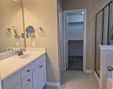 504 Eastland Drive - Photo Thumbnail 14