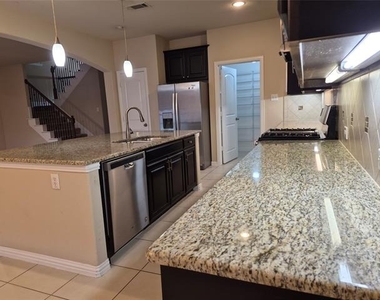 504 Eastland Drive - Photo Thumbnail 6
