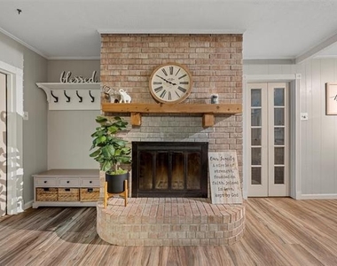 518 Fairway Road - Photo Thumbnail 2