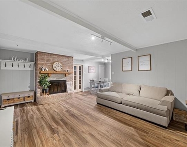 518 Fairway Road - Photo Thumbnail 1
