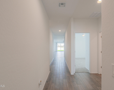 22069 N Dawn View Drive - Photo Thumbnail 6