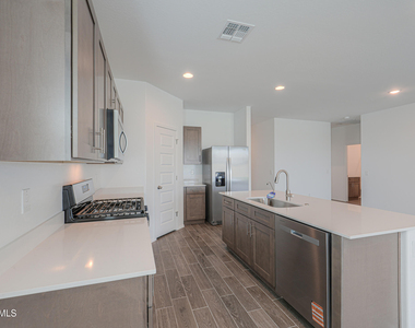 22069 N Dawn View Drive - Photo Thumbnail 12