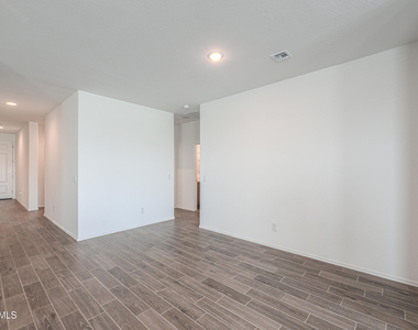 22069 N Dawn View Drive - Photo Thumbnail 9