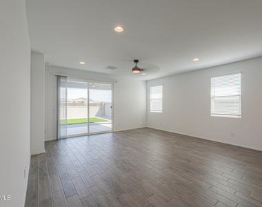 22069 N Dawn View Drive - Photo Thumbnail 14