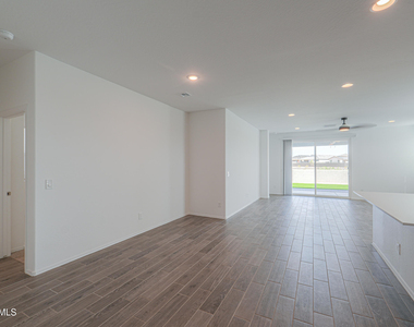 22069 N Dawn View Drive - Photo Thumbnail 7