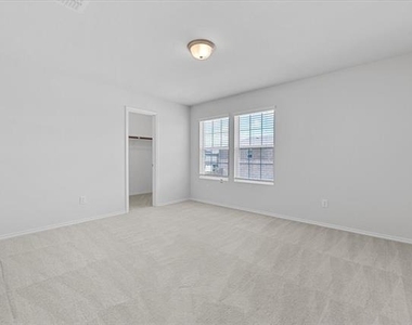 445 Grenada Lake Drive - Photo Thumbnail 26