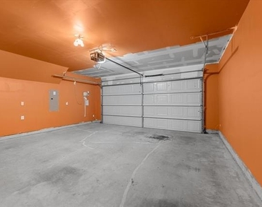 445 Grenada Lake Drive - Photo Thumbnail 34