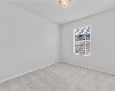 445 Grenada Lake Drive - Photo Thumbnail 30