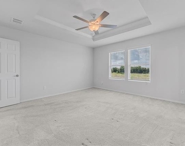 445 Grenada Lake Drive - Photo Thumbnail 12