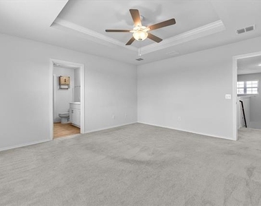 445 Grenada Lake Drive - Photo Thumbnail 14