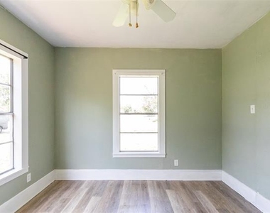 949 Palm Street - Photo Thumbnail 23