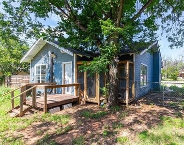949 Palm Street - Photo Thumbnail 24