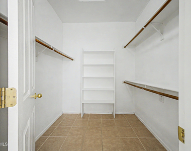 13271 W Clarendon Avenue - Photo Thumbnail 18