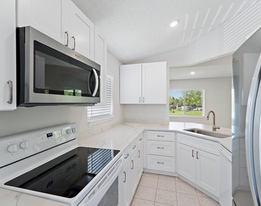6531 Chasewood Drive - Photo Thumbnail 11