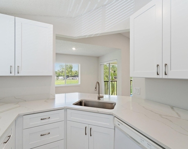 6531 Chasewood Drive - Photo Thumbnail 12