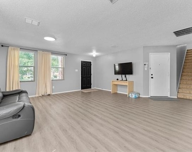 5401 Pandale Valley Drive - Photo Thumbnail 4