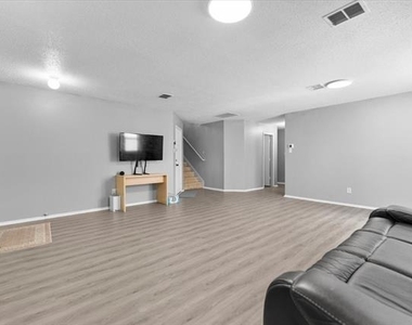 5401 Pandale Valley Drive - Photo Thumbnail 2