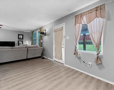 5401 Pandale Valley Drive - Photo Thumbnail 15