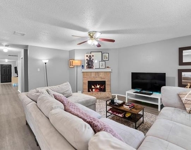 5401 Pandale Valley Drive - Photo Thumbnail 11