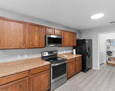 5401 Pandale Valley Drive - Photo Thumbnail 7