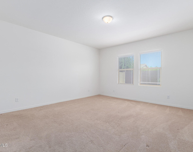 2415 E San Miguel Drive - Photo Thumbnail 8