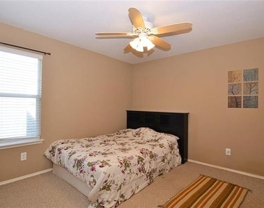 4401 Caledonia Creek Lane - Photo Thumbnail 17