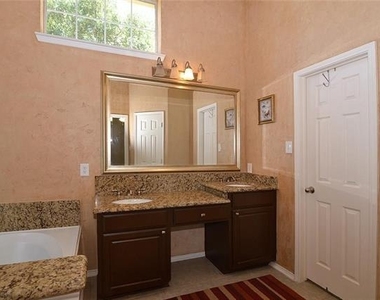 4401 Caledonia Creek Lane - Photo Thumbnail 14