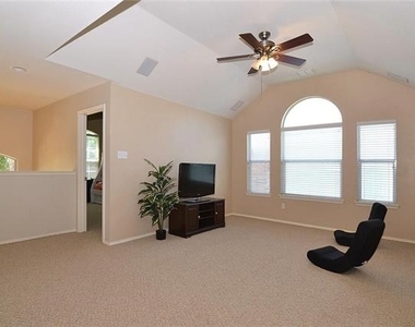 4401 Caledonia Creek Lane - Photo Thumbnail 11