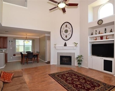 4401 Caledonia Creek Lane - Photo Thumbnail 7
