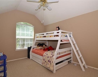 4401 Caledonia Creek Lane - Photo Thumbnail 15