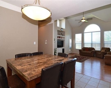 4401 Caledonia Creek Lane - Photo Thumbnail 4