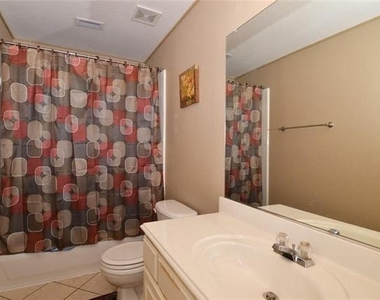 4401 Caledonia Creek Lane - Photo Thumbnail 16