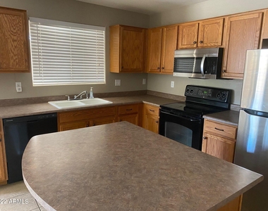 3441 E Anika Court - Photo Thumbnail 5