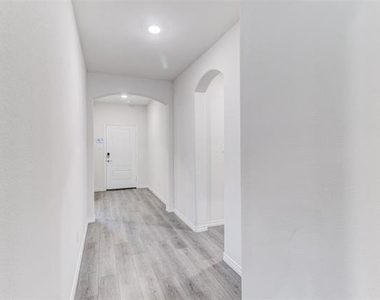 903 Feldspar Way - Photo Thumbnail 6