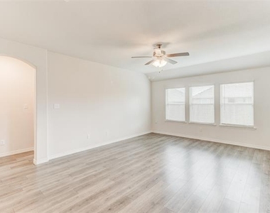 903 Feldspar Way - Photo Thumbnail 11