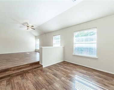 2424 Brycewood Lane - Photo Thumbnail 19