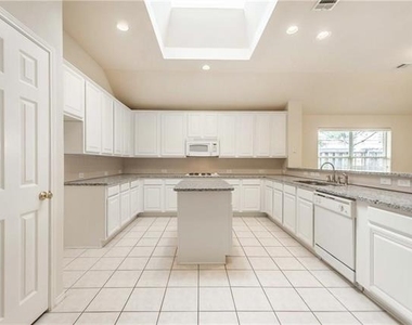2424 Brycewood Lane - Photo Thumbnail 5