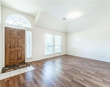 2424 Brycewood Lane - Photo Thumbnail 15