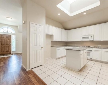 2424 Brycewood Lane - Photo Thumbnail 6