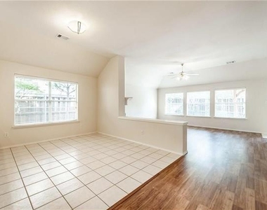 2424 Brycewood Lane - Photo Thumbnail 9