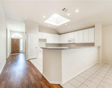 2424 Brycewood Lane - Photo Thumbnail 14