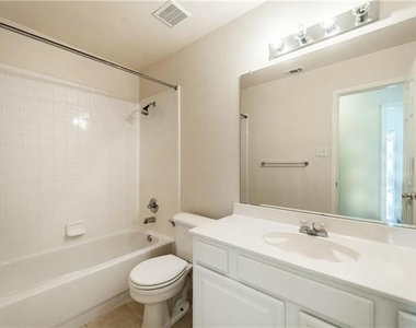 2424 Brycewood Lane - Photo Thumbnail 16