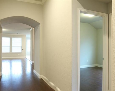1108 Kingston Court - Photo Thumbnail 20