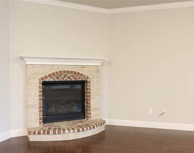 1108 Kingston Court - Photo Thumbnail 7