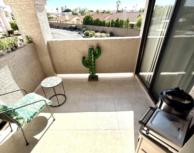 9151 W Greenway Road - Photo Thumbnail 2