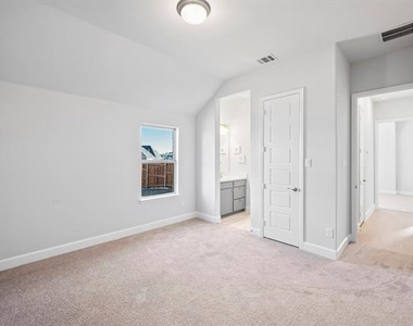 552 Horsetail Way - Photo Thumbnail 8