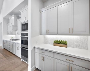 552 Horsetail Way - Photo Thumbnail 15